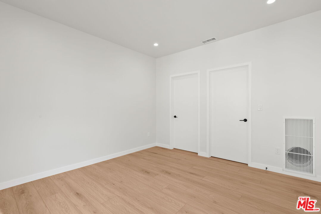 128 S Swall Dr. Unit: 1/2