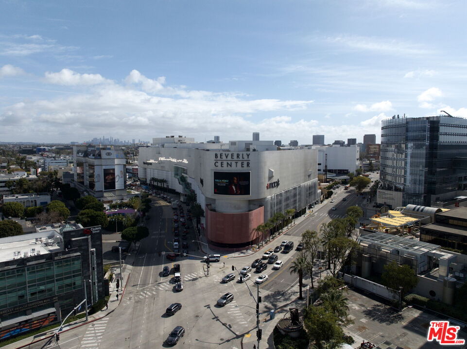 128 S Swall Dr. Unit: 1/2