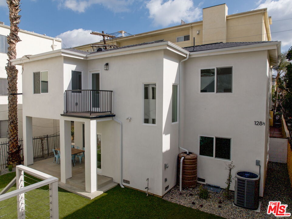 128 S Swall Dr. Unit: 1/2