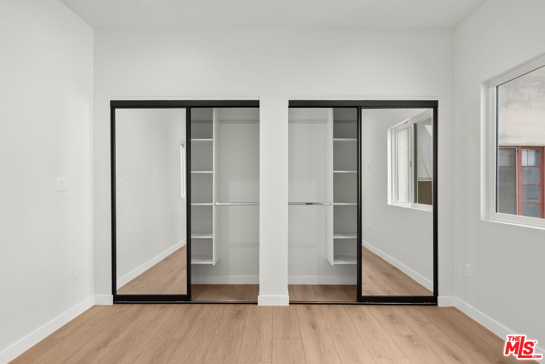 128 S Swall Dr. Unit: 1/2