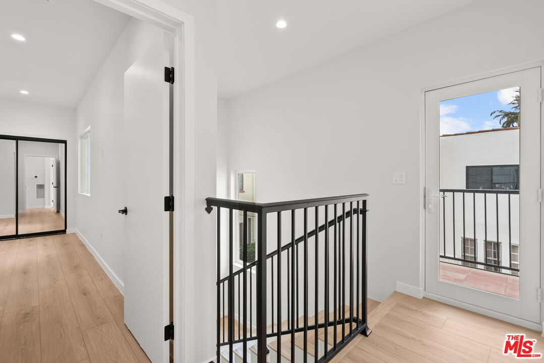 128 S Swall Dr. Unit: 1/2