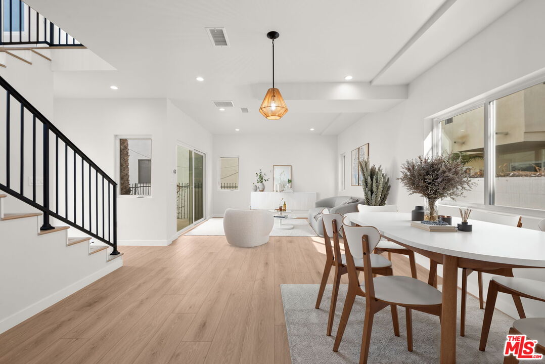 128 S Swall Dr. Unit: 1/2