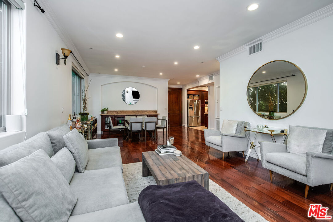 135 S Swall Dr Unit: 204