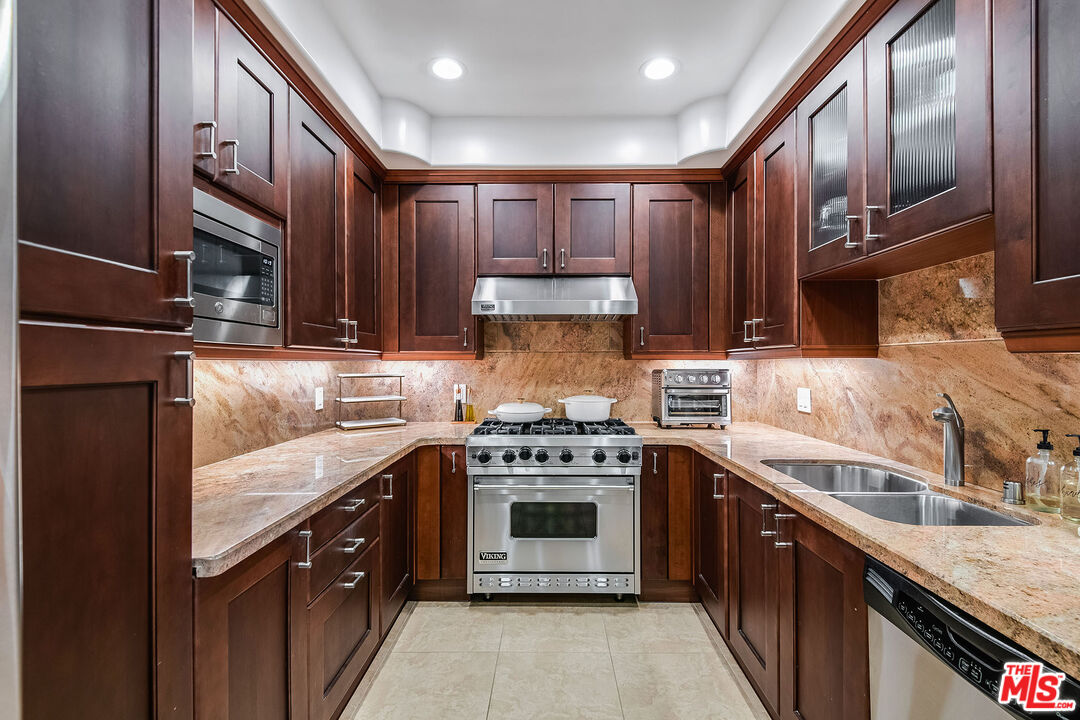 135 S Swall Dr Unit: 204