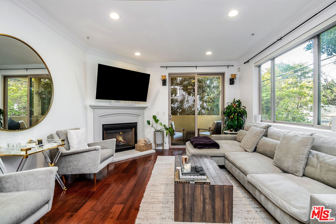 135 S Swall Dr Unit: 204