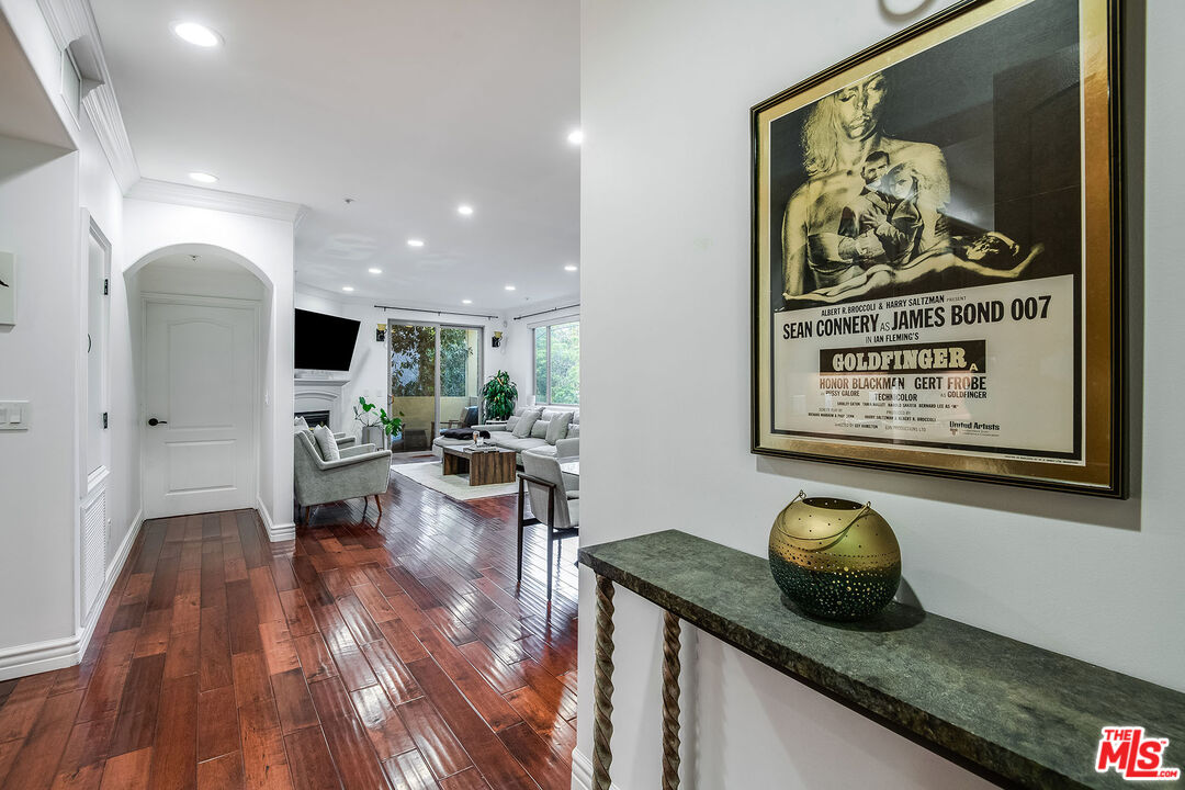 135 S Swall Dr Unit: 204