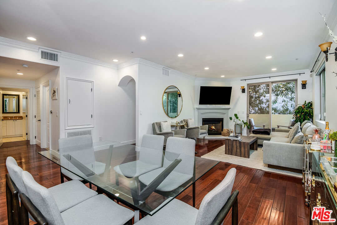 135 S Swall Dr Unit: 204