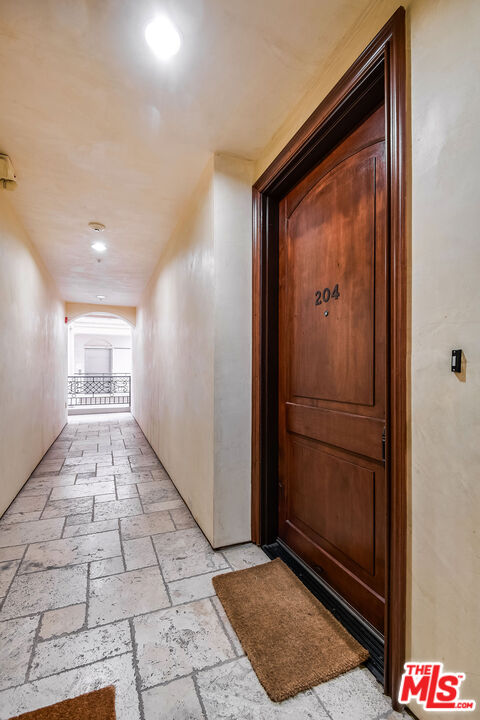 135 S Swall Dr Unit: 204