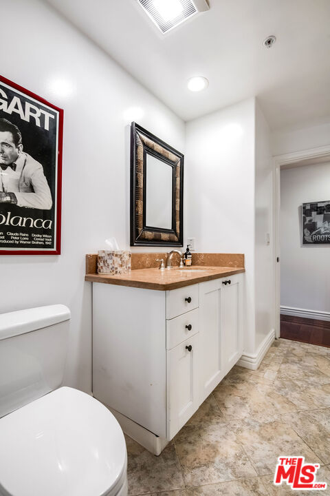 135 S Swall Dr Unit: 204