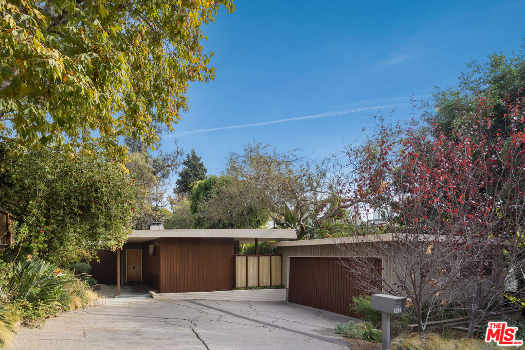 1244 Sierra Alta Way