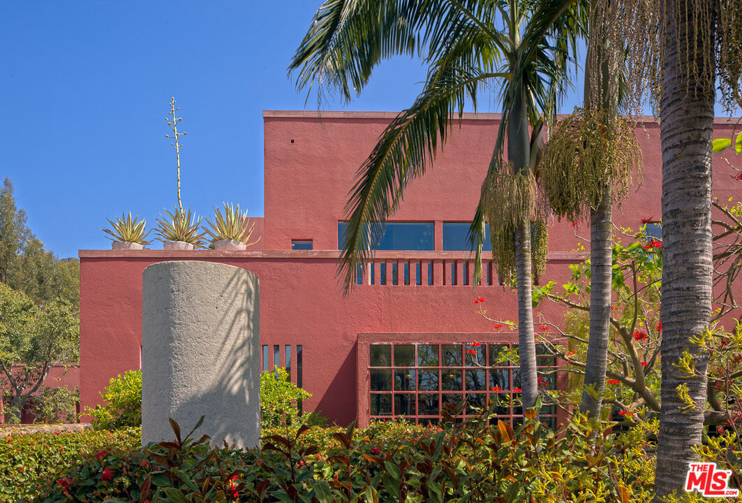 470 Layton Way