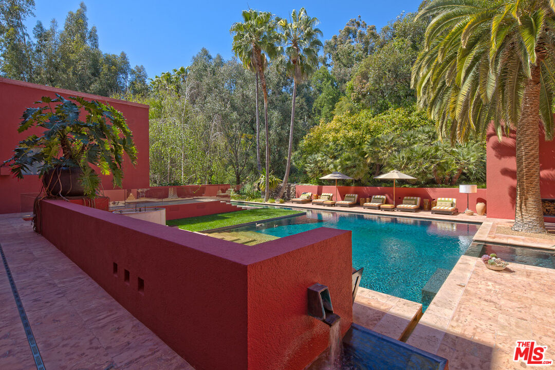 470 Layton Way