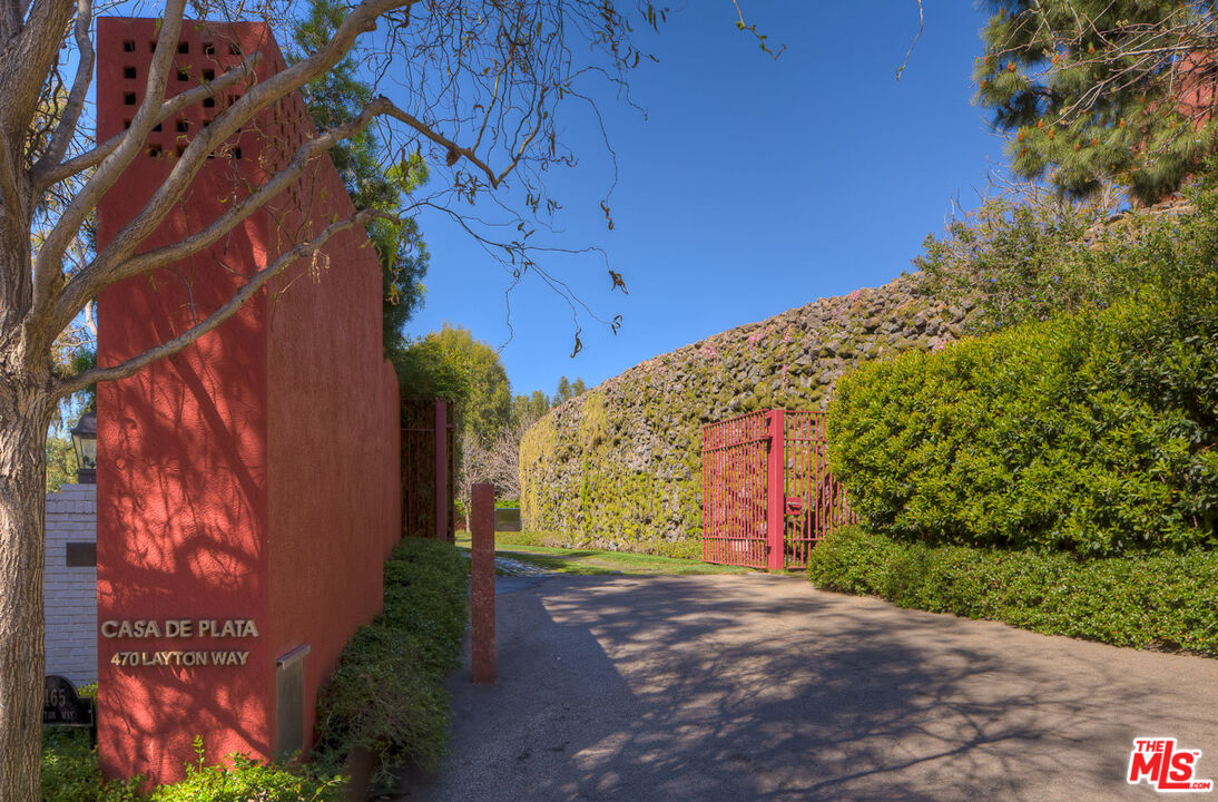 470 Layton Way