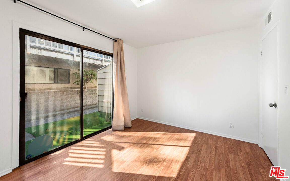 4628 Don Lorenzo Dr Unit: E