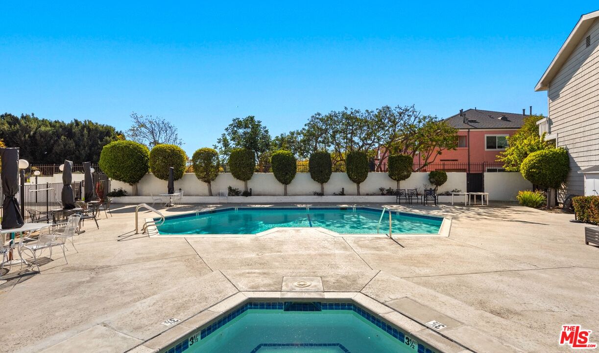 4628 Don Lorenzo Dr Unit: E