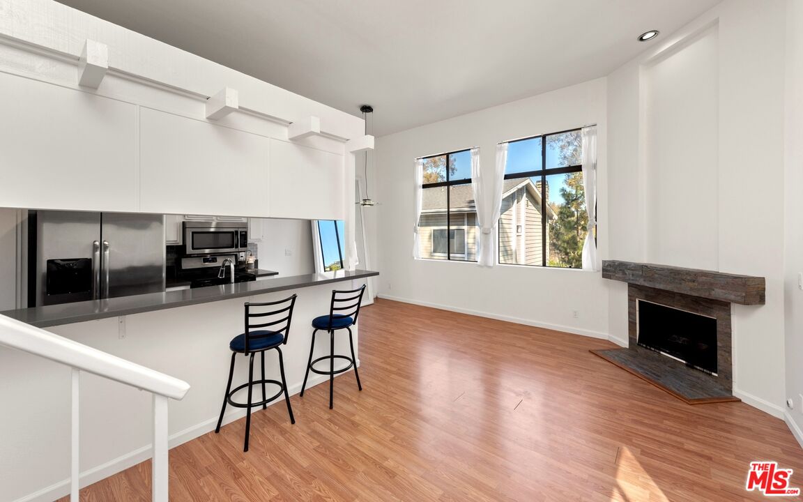 4628 Don Lorenzo Dr Unit: E