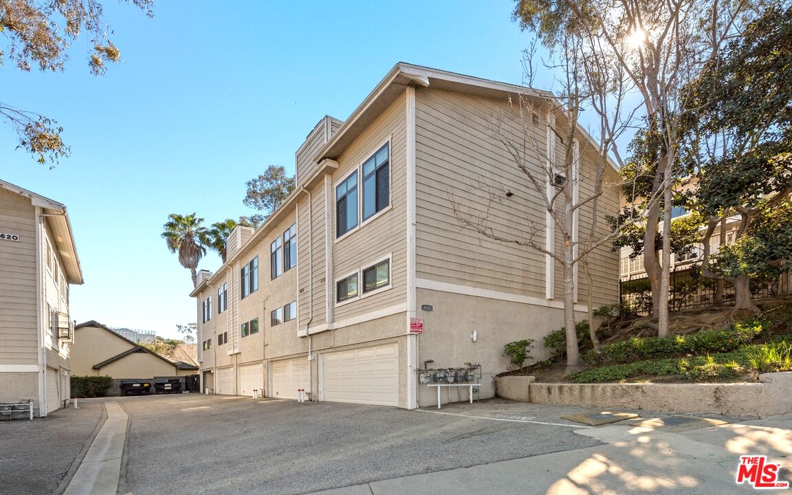 4628 Don Lorenzo Dr Unit: E