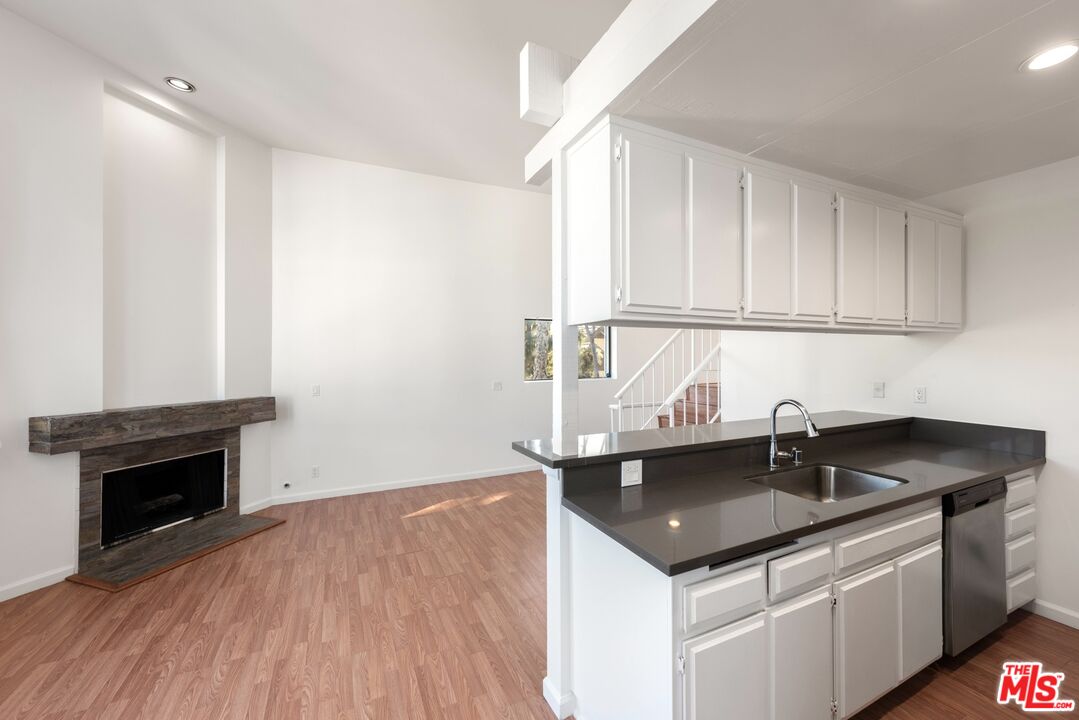 4628 Don Lorenzo Dr Unit: E