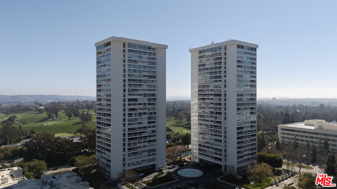 2222 Avenue Of The Stars Unit: 2702