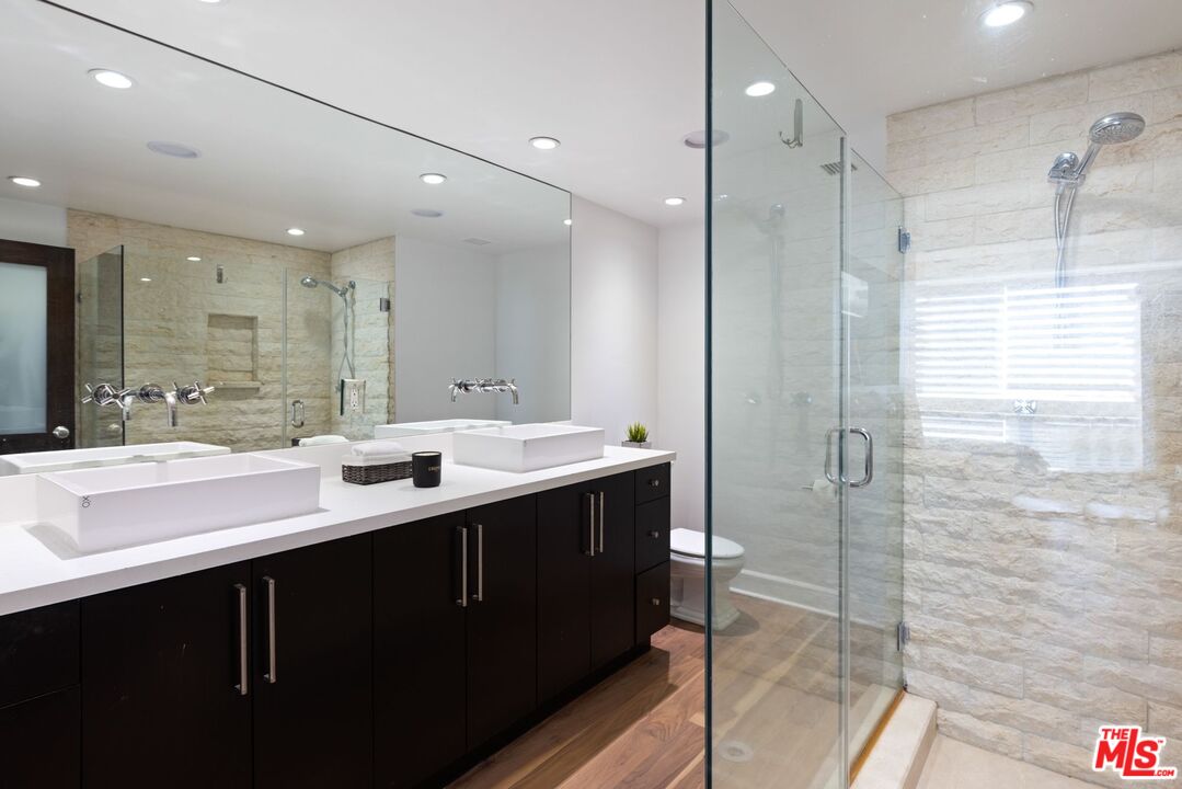 2222 Avenue Of The Stars Unit: 2702