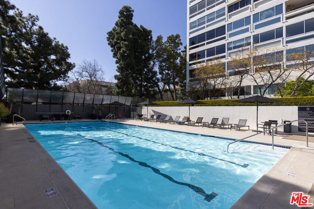 2222 Avenue Of The Stars Unit: 2702