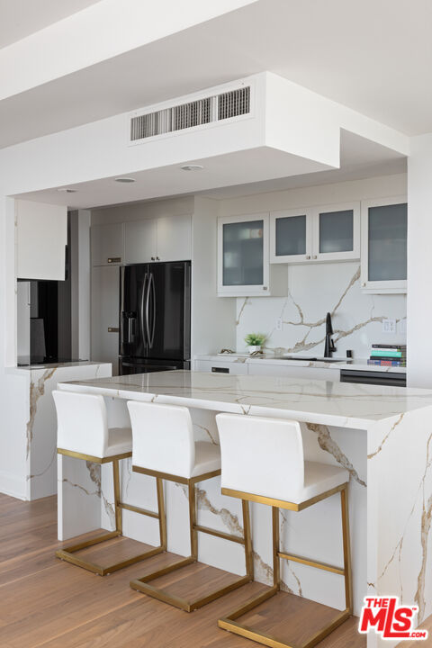 2222 Avenue Of The Stars Unit: 2702