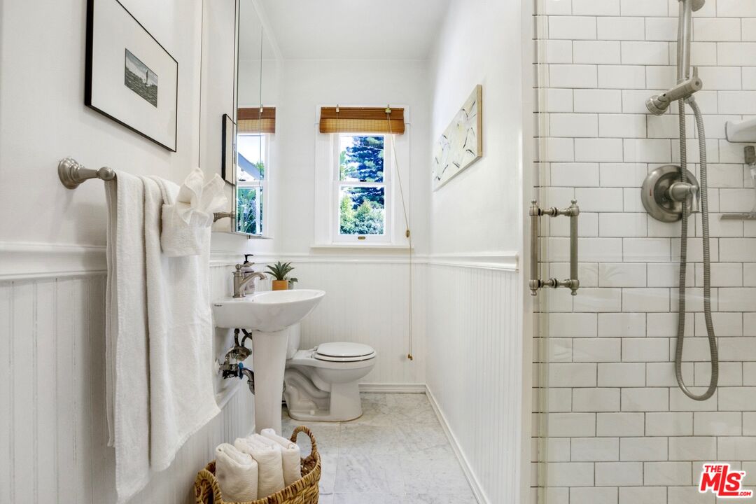 1308 N Orange Grove Ave