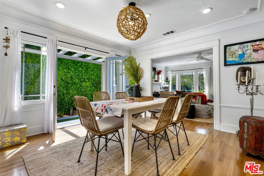 1308 N Orange Grove Ave