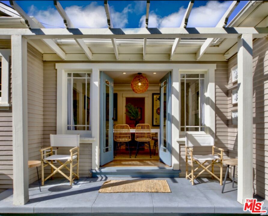 1308 N Orange Grove Ave