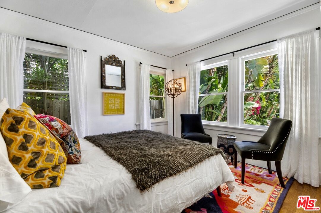 1308 N Orange Grove Ave