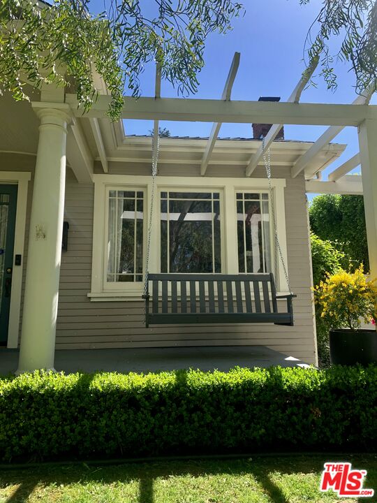 1308 N Orange Grove Ave