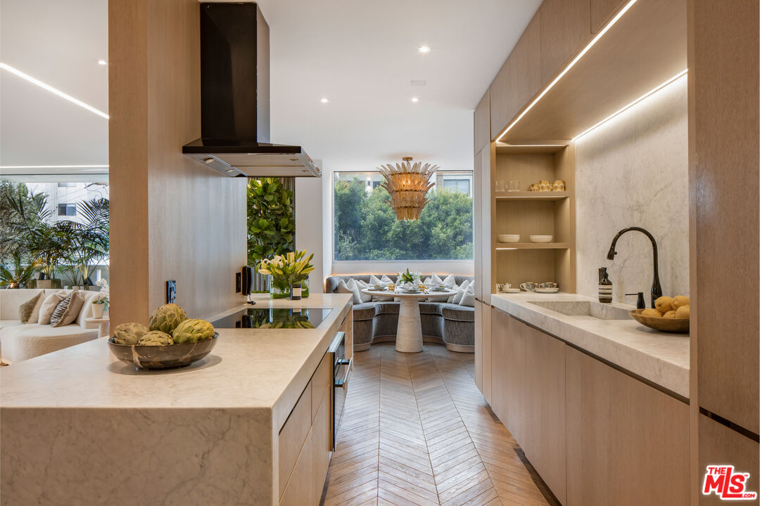 8787 Shoreham Dr Unit: 501