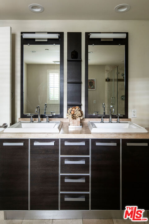 8788 Shoreham Drive Unit: 10