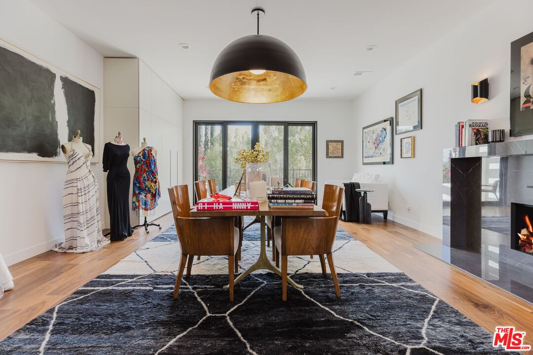 5192 Parkway Calabasas