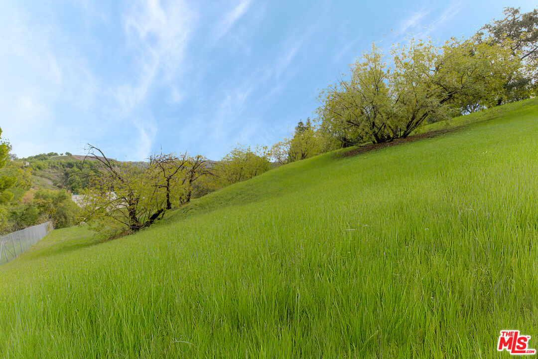 5192 Parkway Calabasas