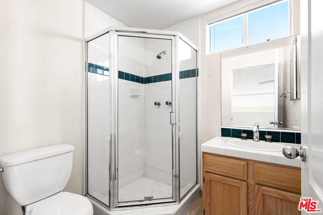 5224 Zelzah Ave Unit: 303