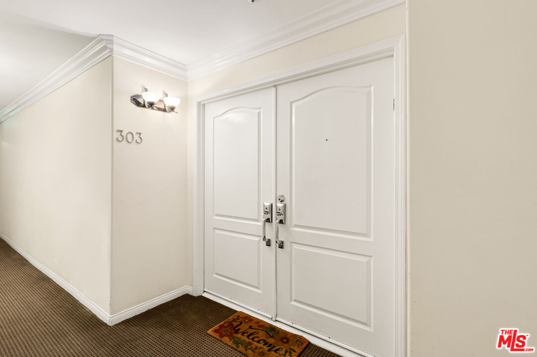 5224 Zelzah Ave Unit: 303