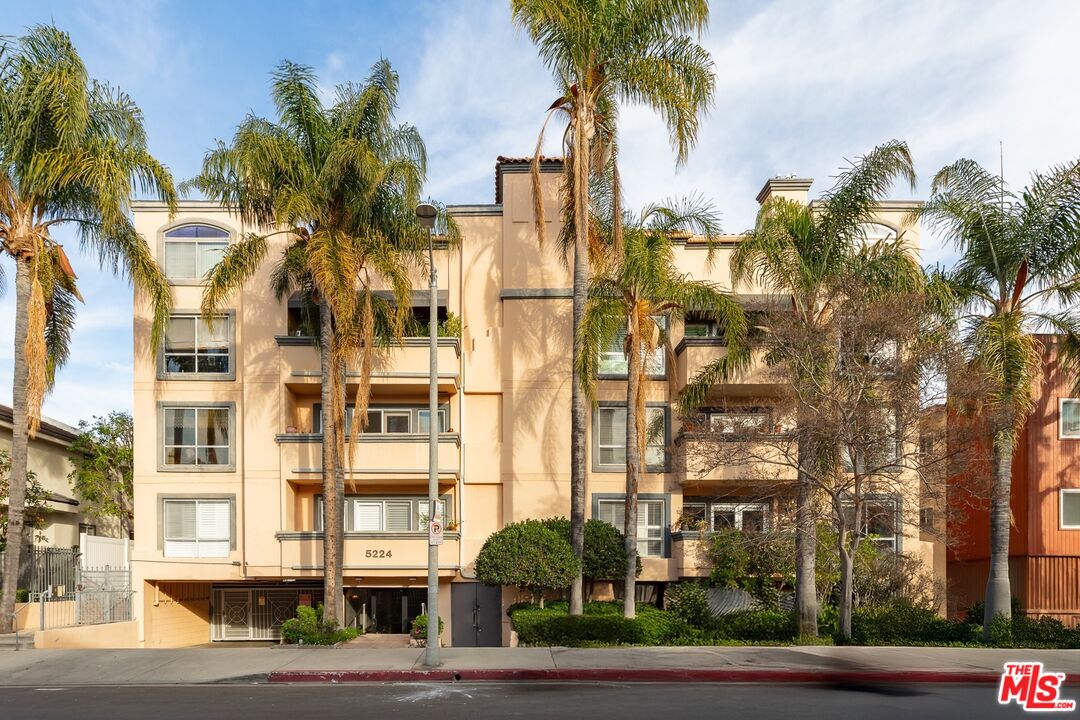 5224 Zelzah Ave Unit: 303