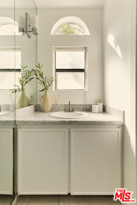 136 S Clark Dr Unit: 7