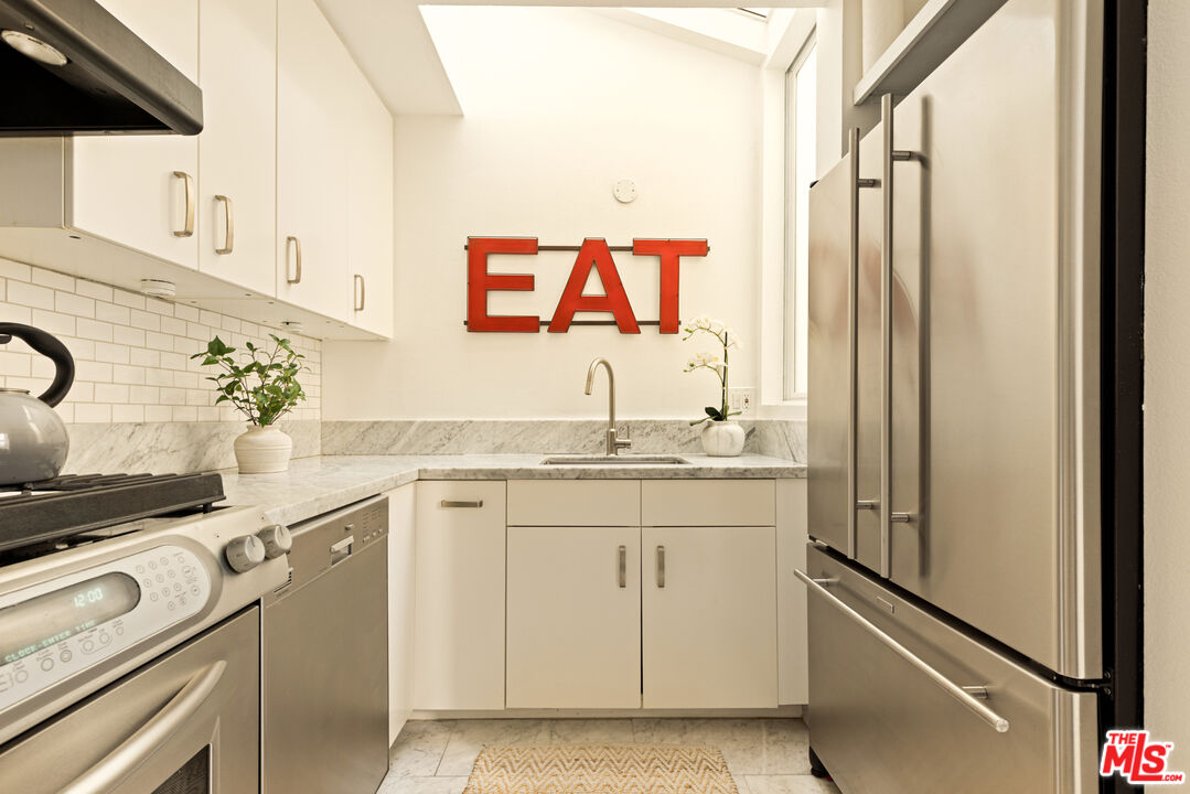 136 S Clark Dr Unit: 7