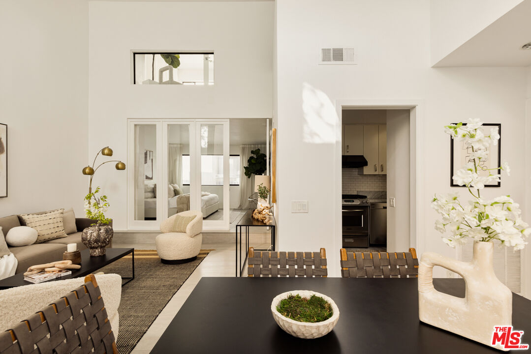 136 S Clark Dr Unit: 7