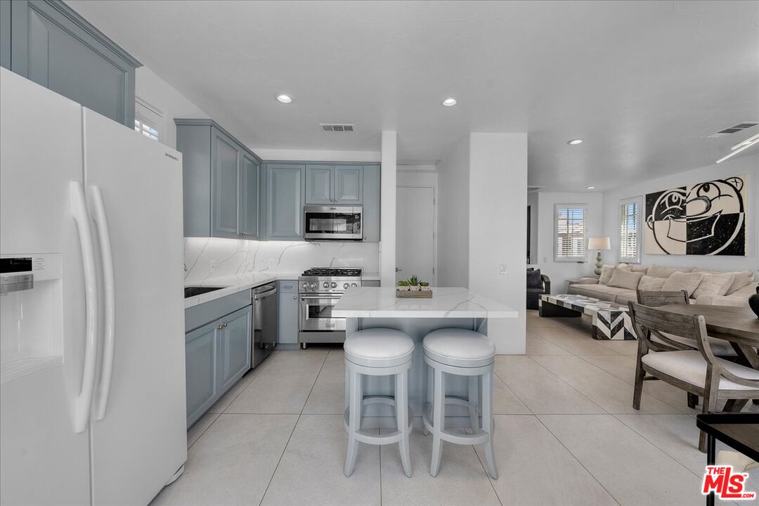 49464 Avenida Obregon