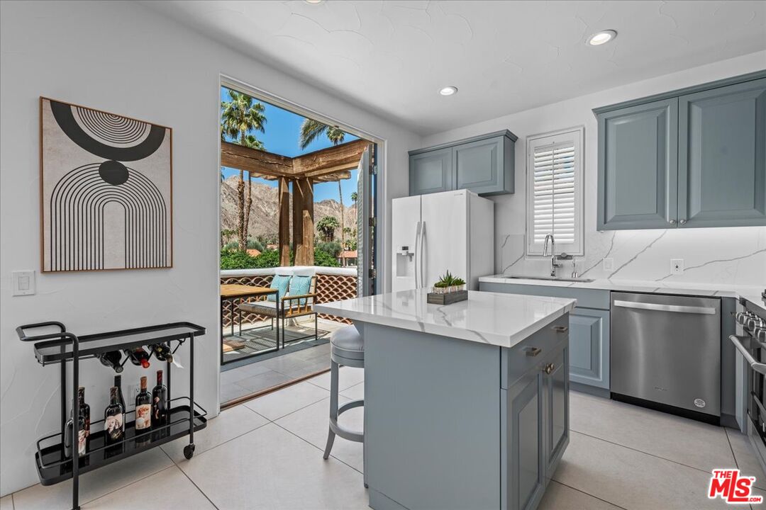 49464 Avenida Obregon