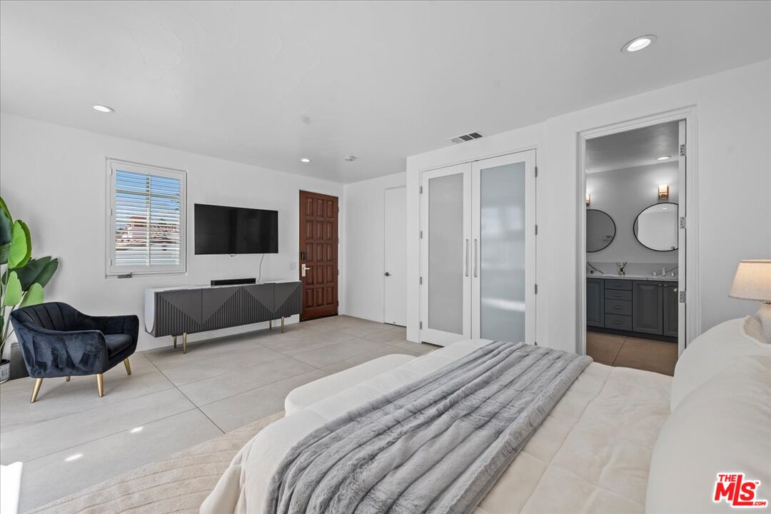 49464 Avenida Obregon