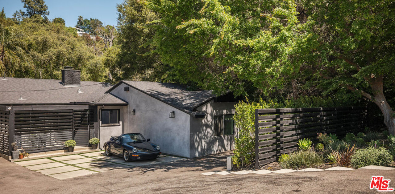 3252 Laurel Canyon Blvd