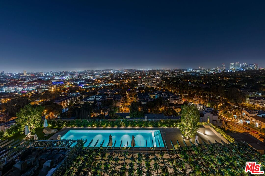 9040 W Sunset BLVD Unit: PHB