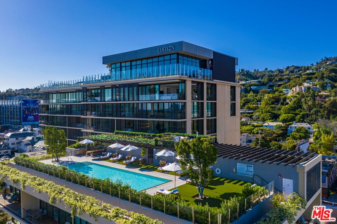 9040 W Sunset BLVD Unit: PHB