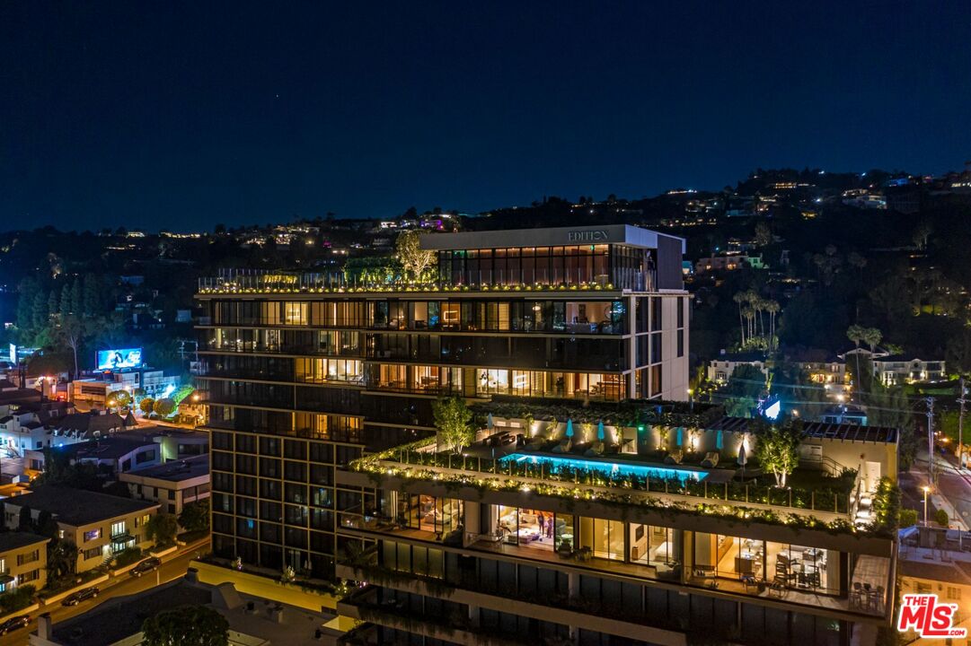 9040 W Sunset BLVD Unit: PHB