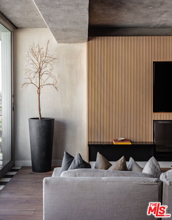 818 N Doheny Dr Unit: 1103