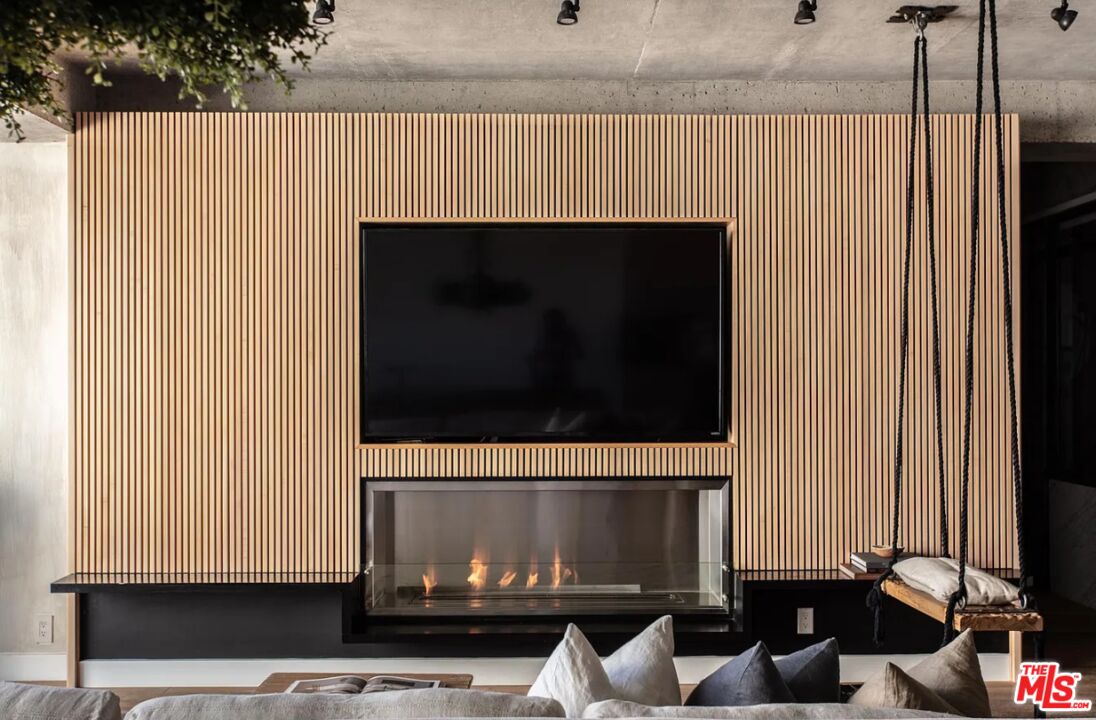 818 N Doheny Dr Unit: 1103